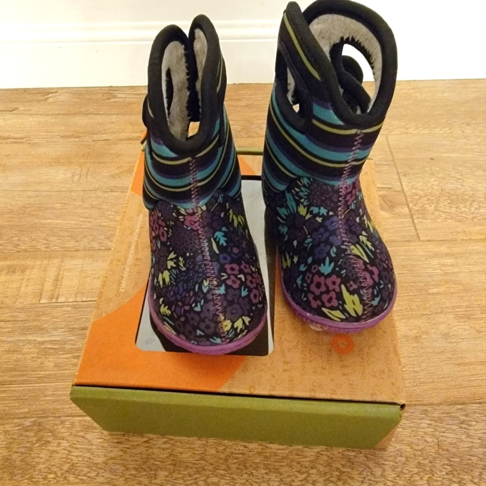 Baby Bogs Size 4